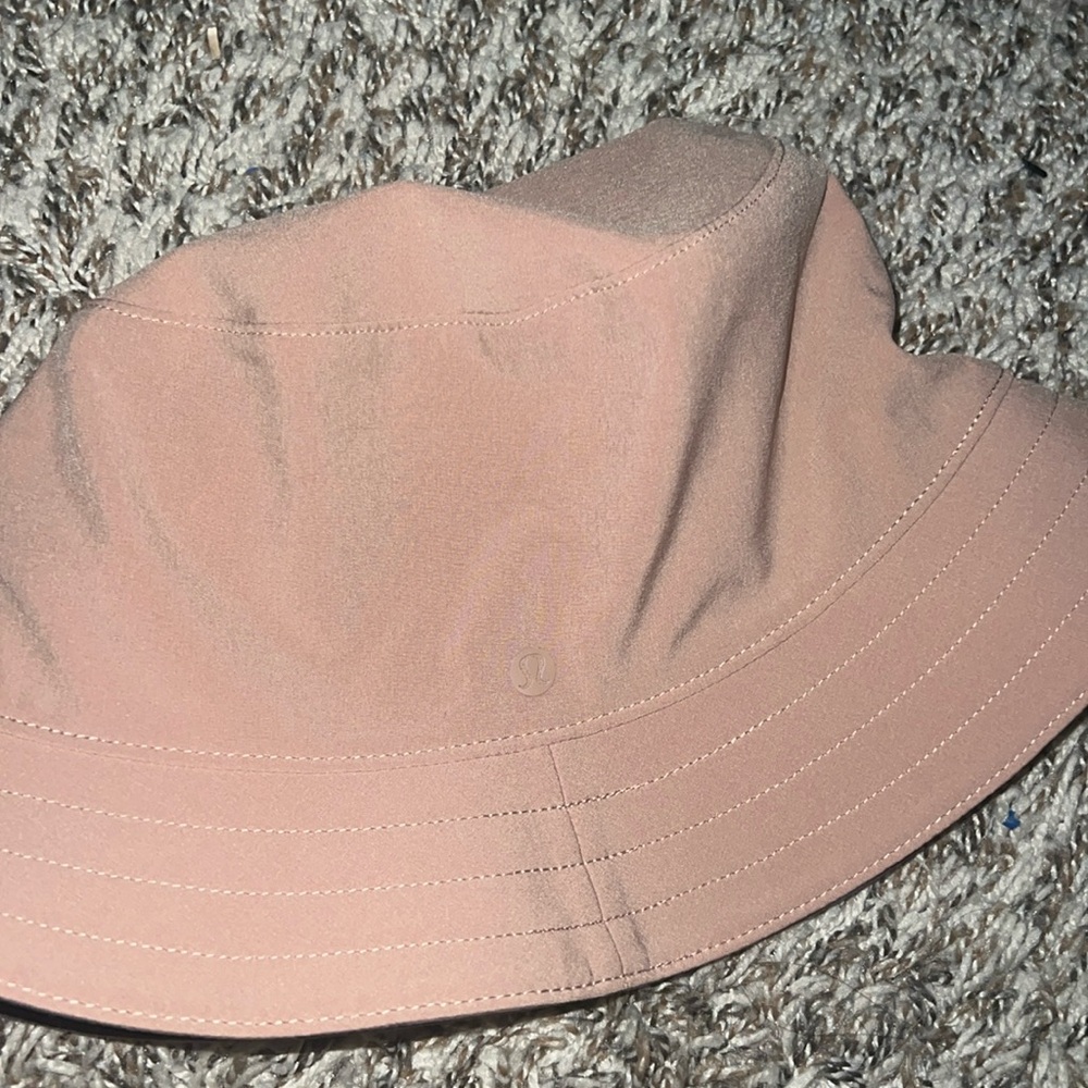 NWOT lululemon reversible bucket hat